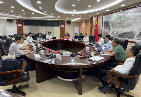 胡雄伟赴新兴县交流“百千万工程”帮扶工作